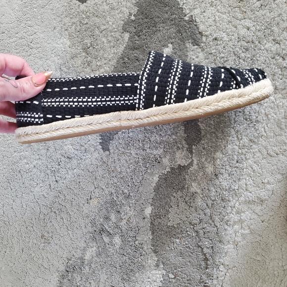 Toms Canvas Black & White Espadrilles - Picture 4 of 7
